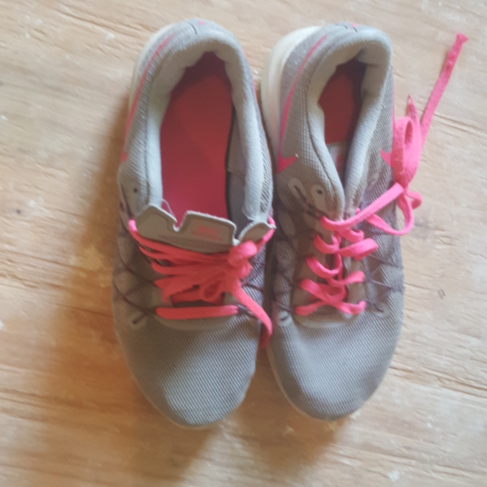Shoes - Picture 2 of 3